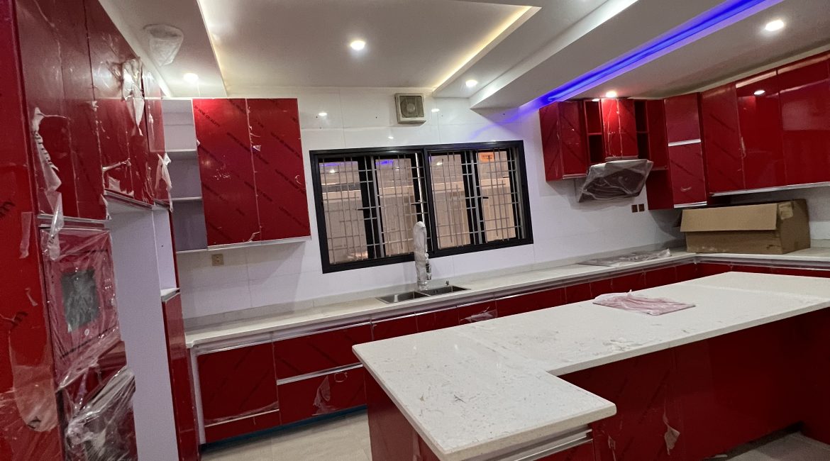 5 Bedroom Duplex with a Private Cinema and Swimming Pool