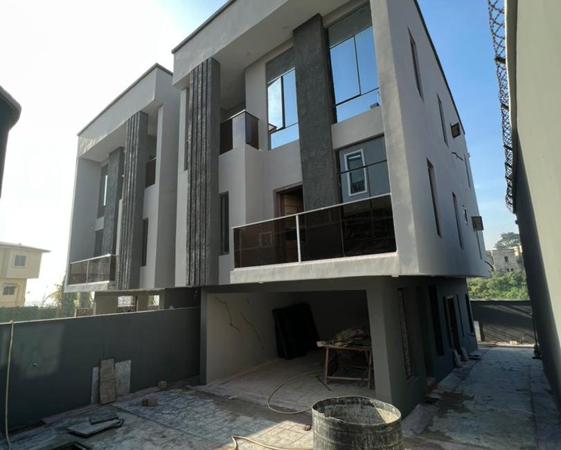 Lovely 5 bedroom detached house