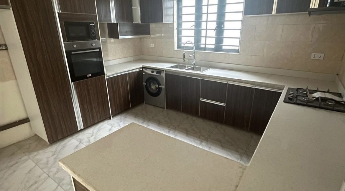 Luxury 4 bedroom with a Bq
