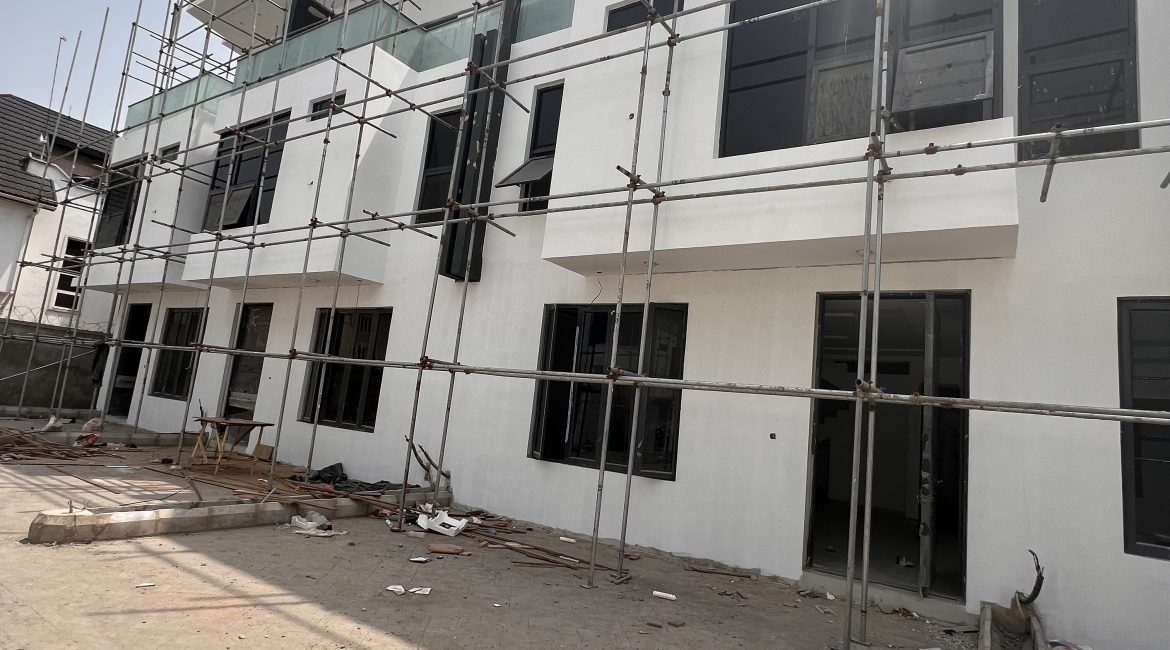 Luxury 4 bedroom Terrace duplex with a swimming pool
