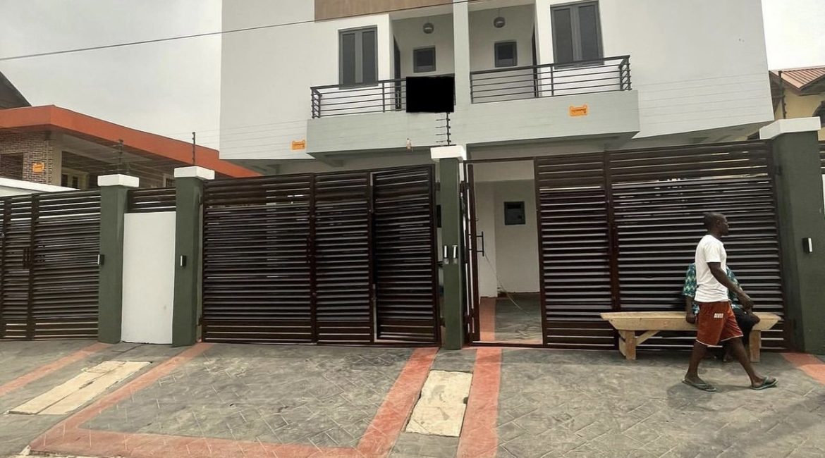 Luxury 4 bedroom with a Bq
