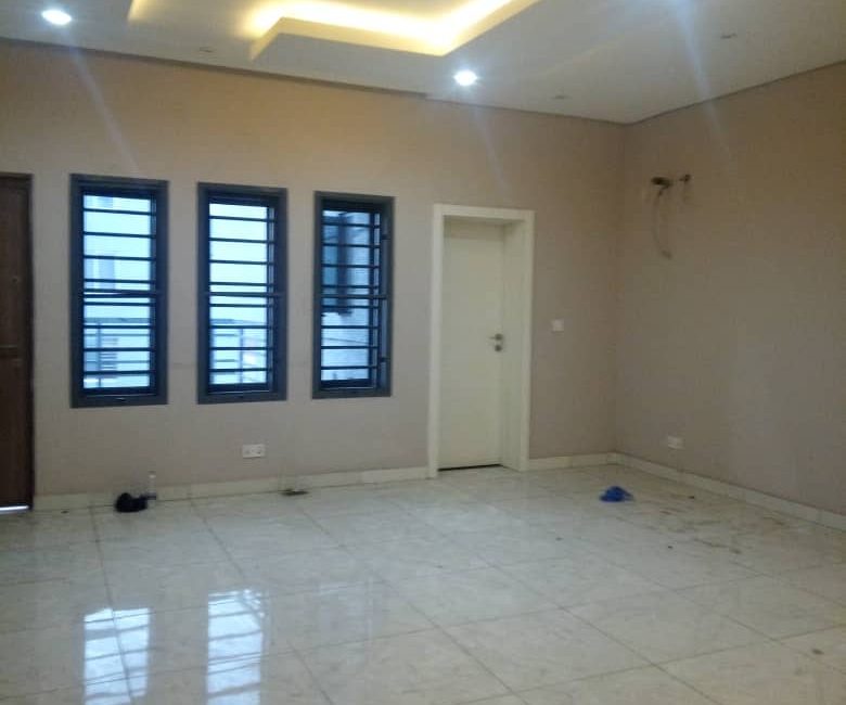 Luxury 3 bedroom flat at Maryland