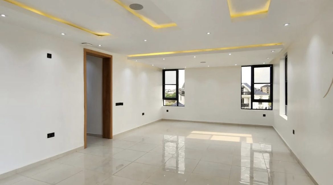 Luxury 5 bedroom Mansion at Ajah
