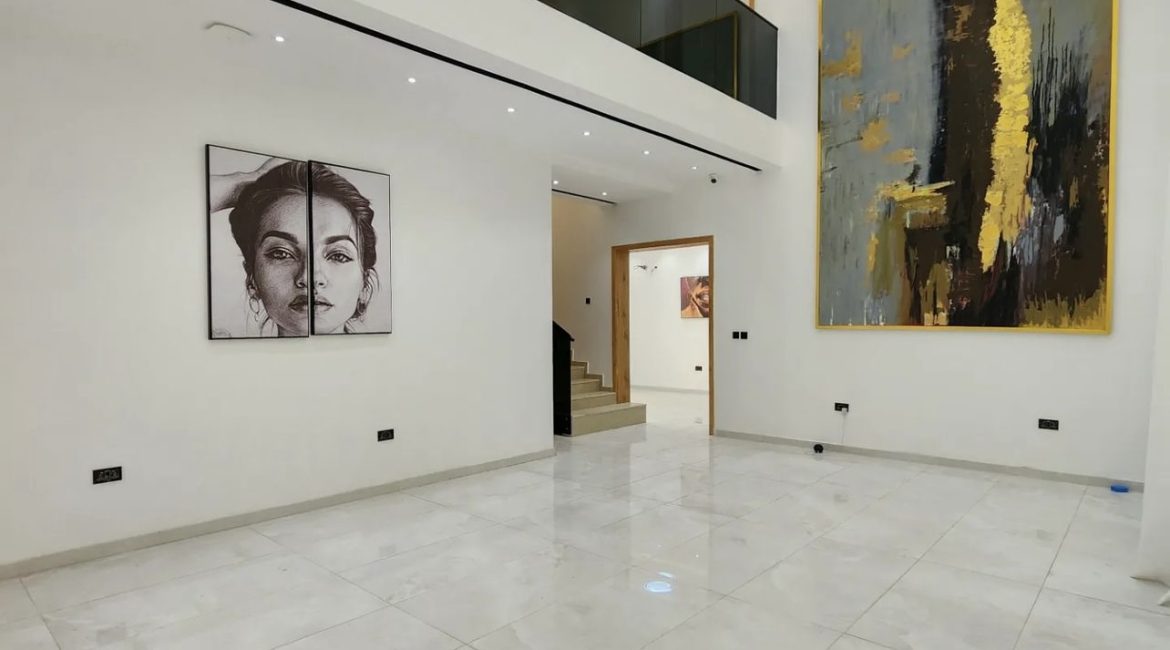 Luxury 5 bedroom Mansion at Ajah
