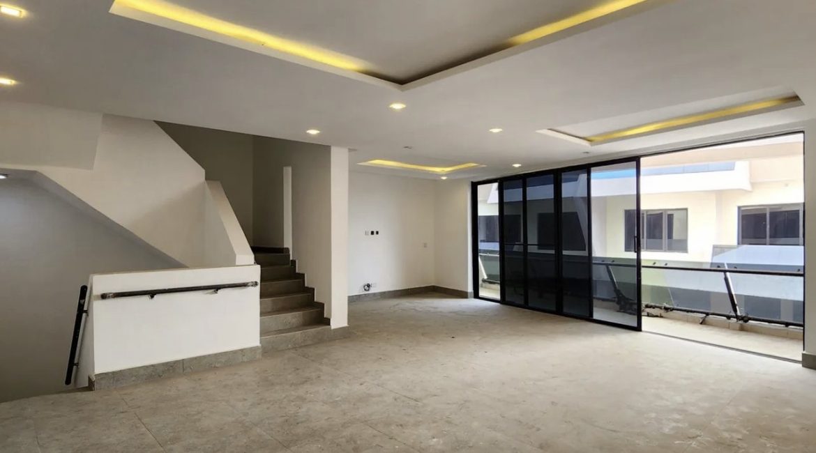 Luxury 4 bedroom Terrace Duplex at LEKKI Phase 1