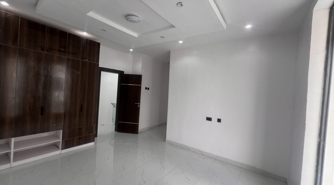 4 bedroom fully detached duplex at Iju road, Lagos