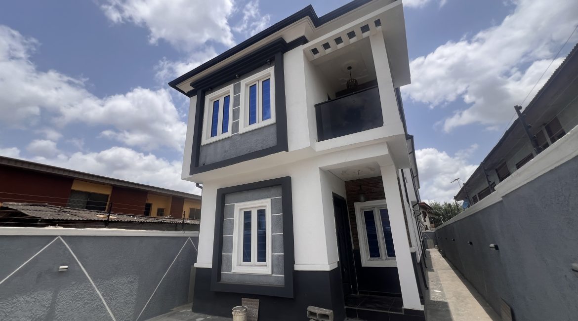 4 bedroom fully detached duplex off college road, ogba