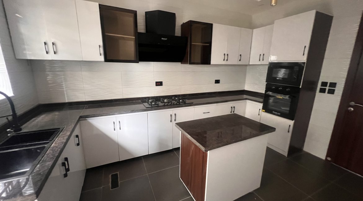 4 bedroom semi detached duplex in Gbagada