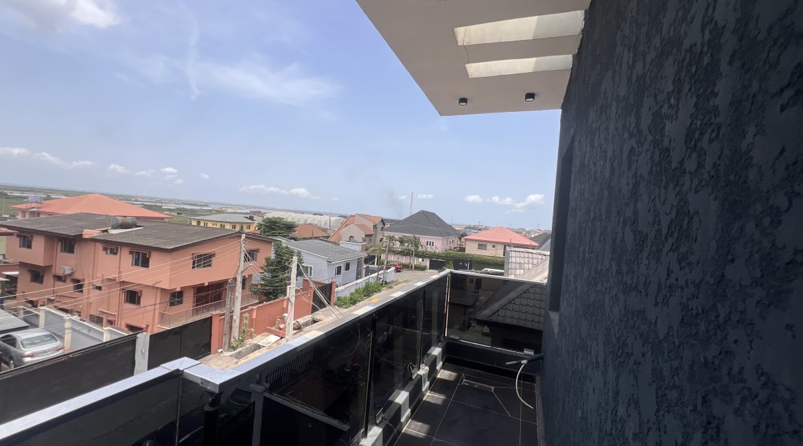 4 bedroom semi detached duplex in Gbagada