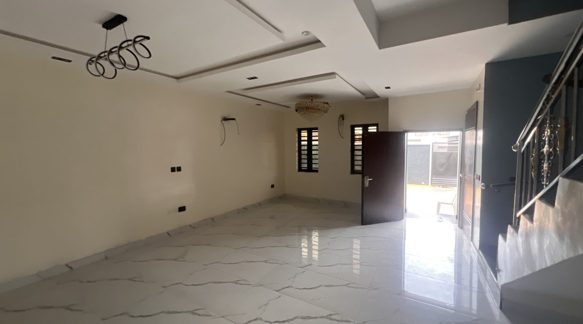 4 bedroom semi detached duplex in Gbagada